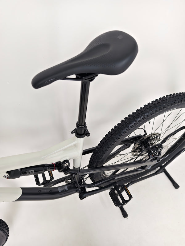 View of the upgraded components on the 2025 Boardman MTR 8.8 UPGRADED Large bike.