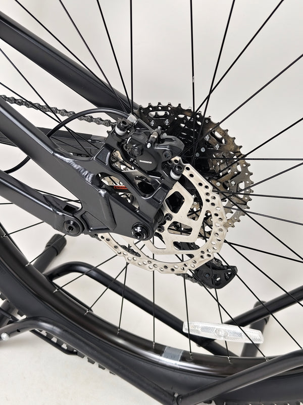 Image featuring the bike's aesthetic appeal, 2025 Boardman MTR 8.8 UPGRADED.