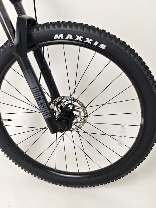 Image displaying the overall performance and design of the 2025 Boardman MTR 8.8 UPGRADED bike.