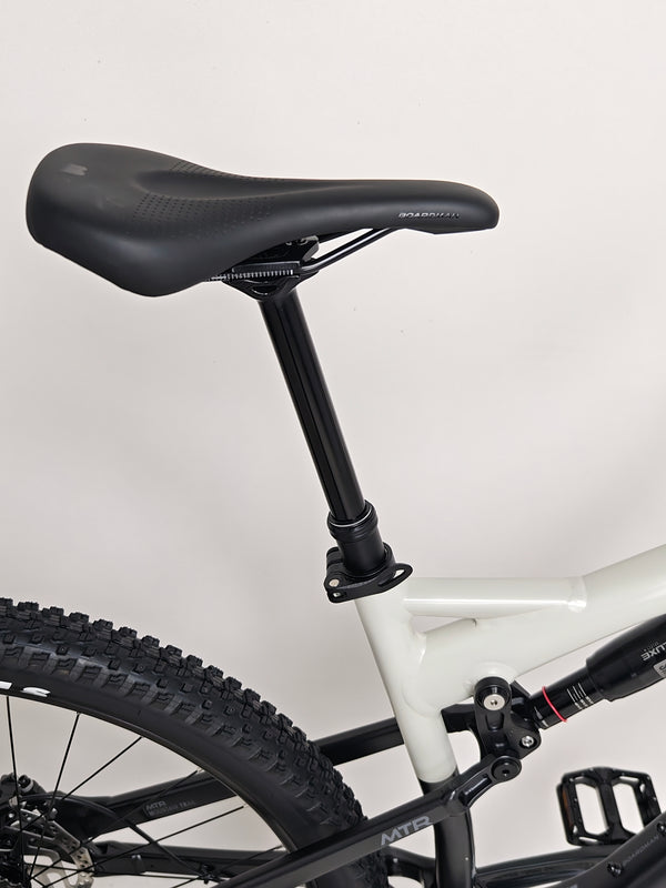 Image from a test ride of the 2025 Boardman MTR 8.8 UPGRADED bike.