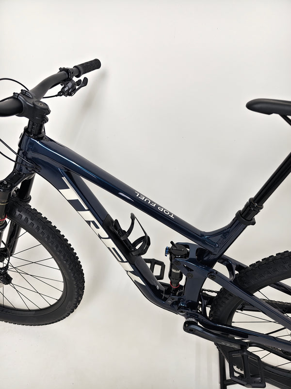 Trek Top Fuel 8 2024 Large Frame Full Suspension Bike at eMado - Close-up view of the bike's hydraulic disc brakes.