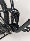 Focus on the stem and headset of Giant Stance 29 2 2024/LARGE mountain bike.