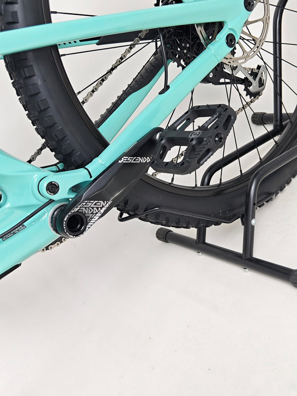 Detailed image of the RockShox damping system components on GT Sensor Carbon Pro LE 2024 mountain bike.