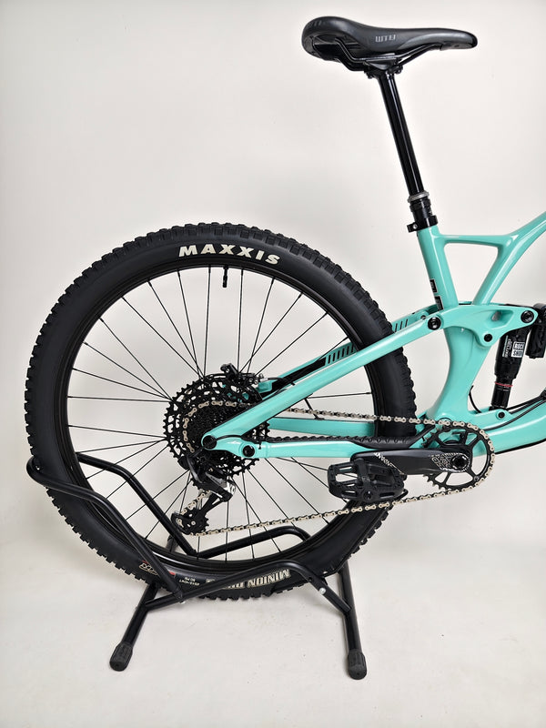 Close-up of the bike’s rear brakes on the GT Sensor Carbon Pro LE 2024 mountain bike for high-performance stopping.