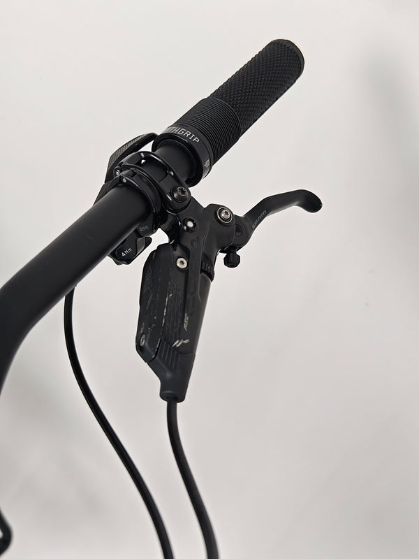 Close-up of the saddle on GT Sensor Carbon Pro LE 2024 bike, showcasing design and comfort features.