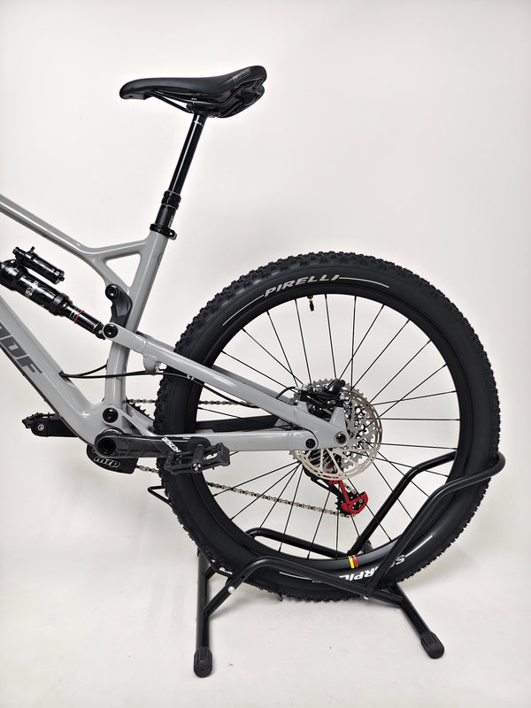 Overview of the Nukeproof Mega 275 RS X01 Eagle bike's design features, including the frame, wheels, and gearing.