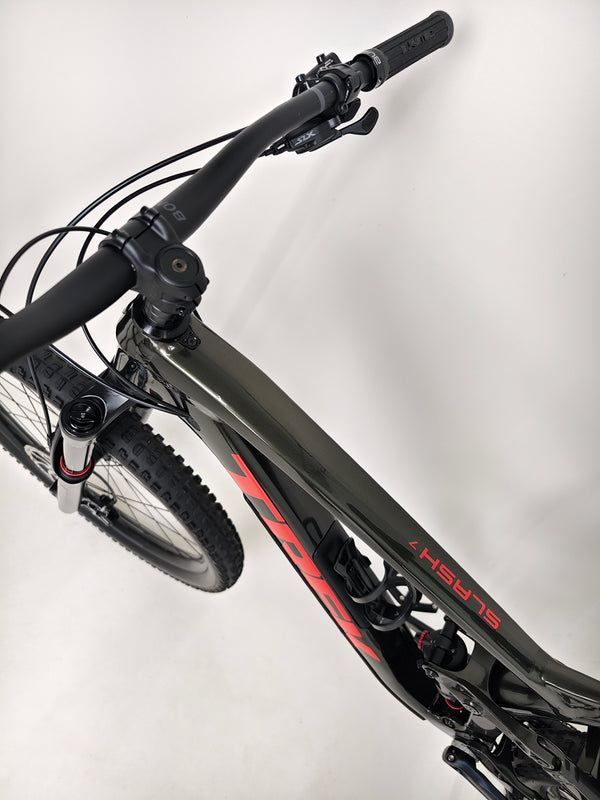 Underneath view of Trek Slash 7 2022 focusing on bottom bracket and crankset in Excellent Condition - Large Frame.