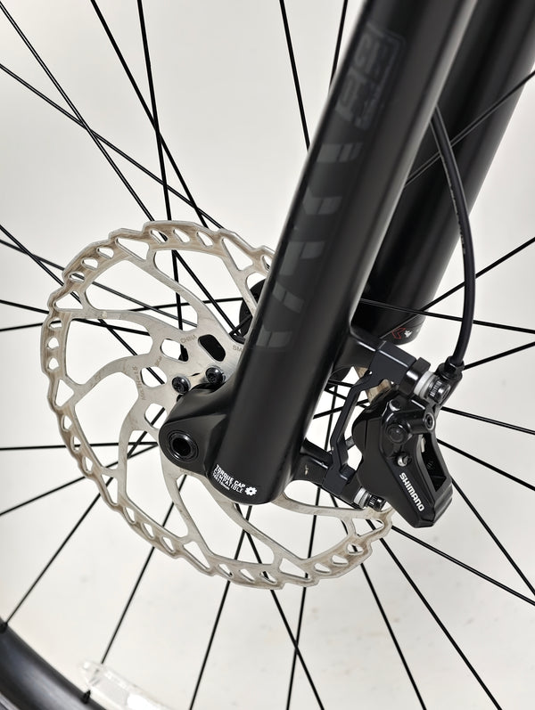 Trek Slash 7 2022 showcasing its functionality and engineering design in Excellent Condition - Large Frame.