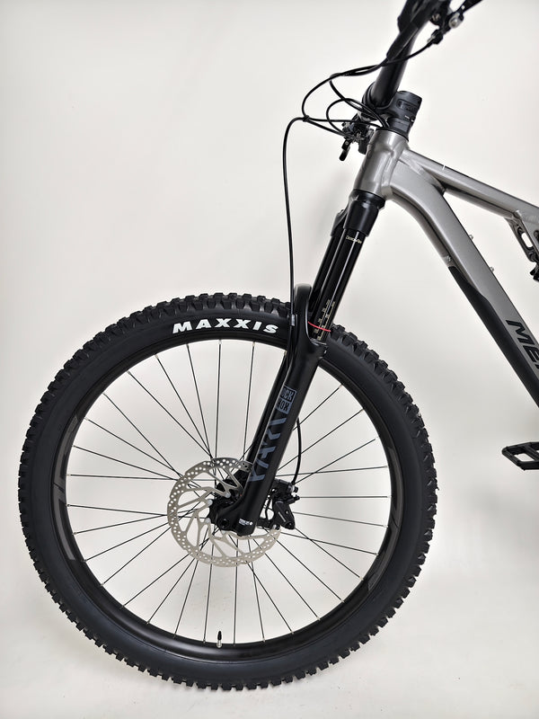 Close-up of the rear derailleurs and drivetrain on the Merida One-Sixty 500 29 2023 mountain bike.