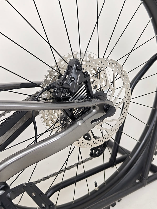 Detailed shot of the fork and wheel on the Merida One-Sixty 500 29 2023 mountain bike.
