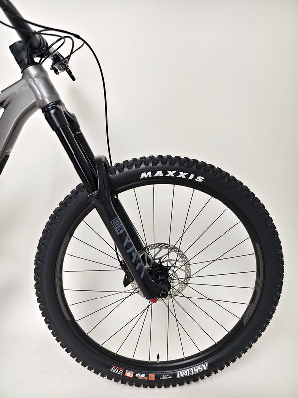 Close-up of the tire tread on the Merida One-Sixty 500 29 2023 mountain bike.