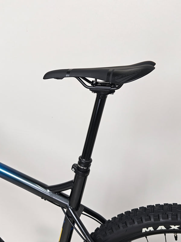 Zoomed-in shot of the bike's gears and drivetrain on the Used Ragley Blue Pig Race 2022, available at eMado Bikes.