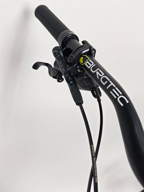 Side view of the rear section of the Used Ragley Blue Pig Race 2022 mountain bike emphasizing its sturdy frame, find it at eMado Bikes.