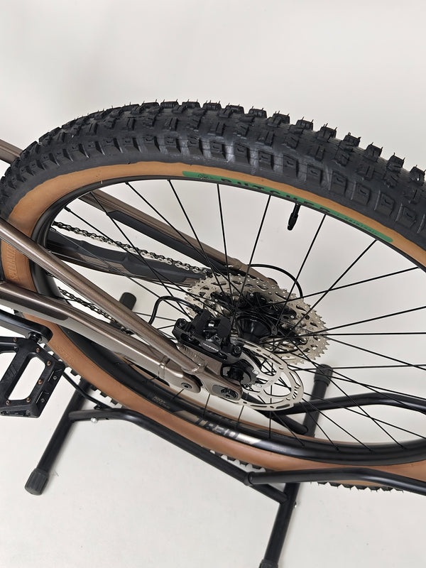 Image capturing the bottom of the frame on Rocky Mountain Instinct Alloy 10 2023, emphasizing its durable construction, available at eMado Bikes.