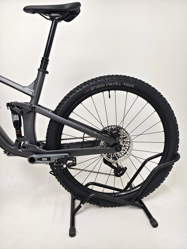 Visual details of Trek Top Fuel 8 GX AXS 2024 LARGE Frame in Excellent Condition at eMado Bikes showing the premium frame structure.