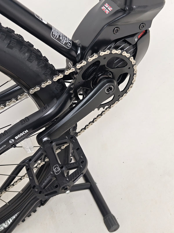 Whyte e-505 v1 Electric Bike 2024 showcasing the dropper post and Shimano cassette, demonstrating its premium features.