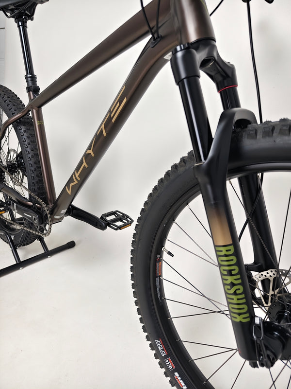 Profile view of the gear shifters on the Whyte 901 V5 2024 Mountain Bike available at eMado.