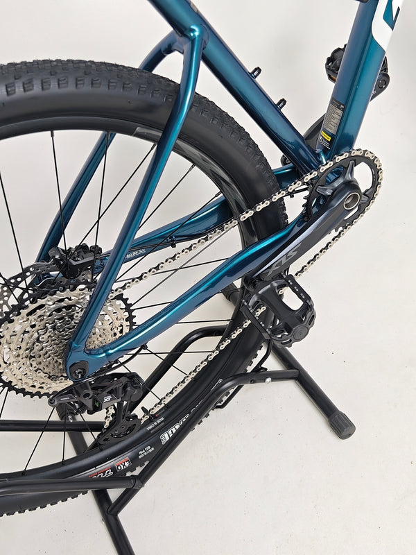 Giant XTC SLR 29 1 2024 in Excellent Condition at eMado Bikes - demonstrating the bike's excellent riding posture.