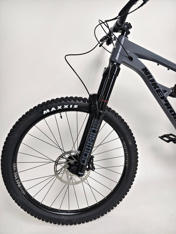 Nukeproof Mega 290 2023 overview of key specifications in excellent used condition at eMado Bikes.