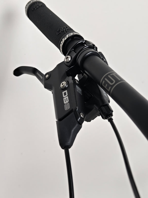 Nukeproof Mega 290 2023 showcasing brake system and rotors in excellent used condition at eMado Bikes.