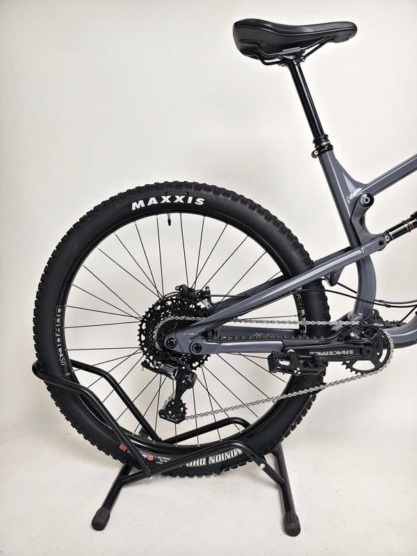 Nukeproof Mega 290 2023 showcasing its quality construction in excellent used condition at eMado Bikes.