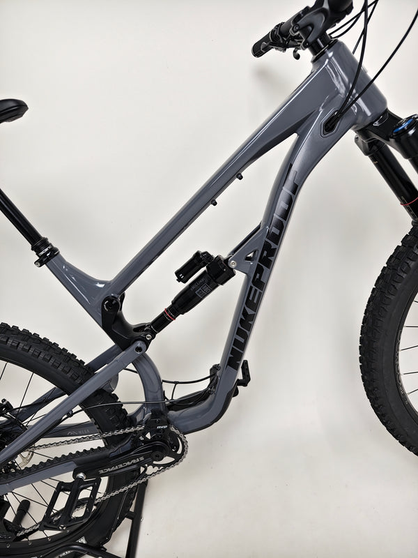 Nukeproof Mega 290 2023 showcasing the handlebars and stem in excellent condition at eMado Bikes.