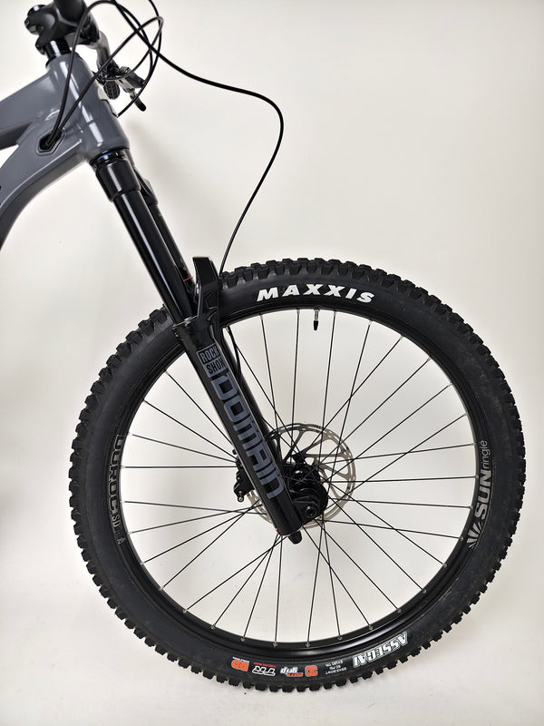 Nukeproof Mega 290 2023 captured from the front showing excellent build and condition at eMado Bikes.