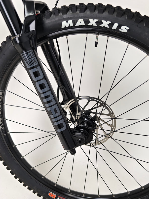 Nukeproof Mega 290 2023 showcasing its performance and comfort in excellent used condition at eMado Bikes.