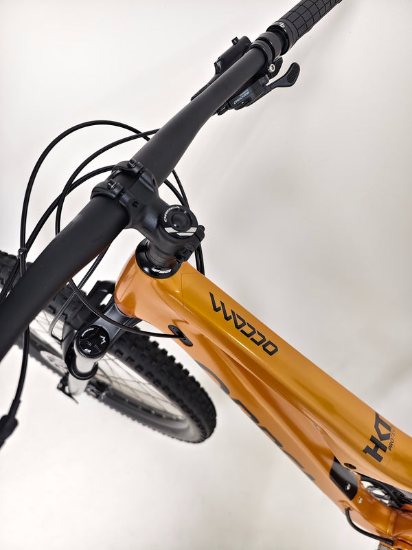 Orbea Occam H30 2023 LARGE in Very Good Condition - Profile view demonstrating bike's geometry and sizing.