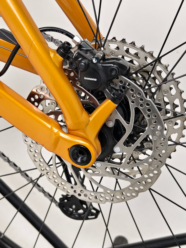 Orbea Occam H30 2023 LARGE in Very Good Condition - Depicting the aesthetic appeal of the bike's structure.