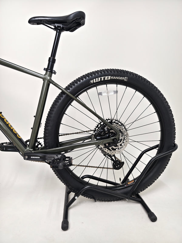 Elegant shot of the 2023 Cannondale CUJO 2 in Medium in natural light - Used Cannondale CUJO 2 in Medium at eMado.