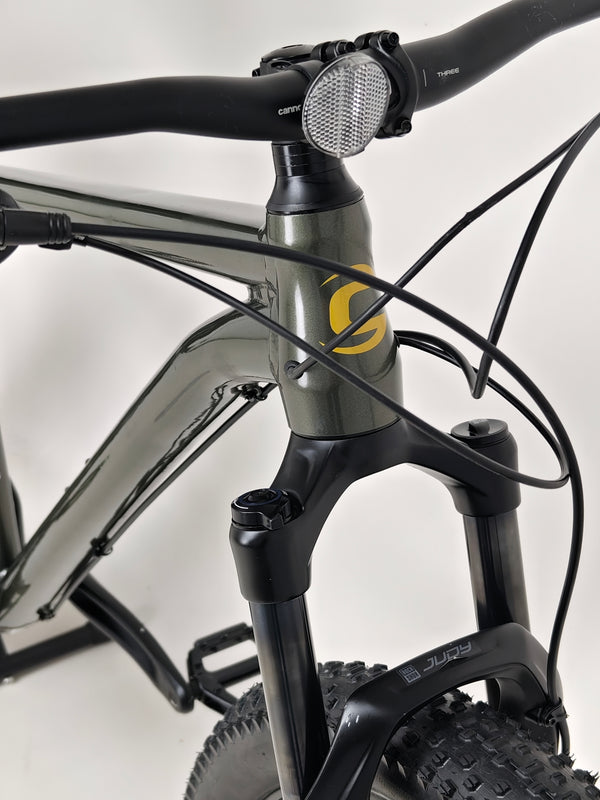Clear side profile of the 2023 Cannondale CUJO 2 in Medium - Used Cannondale CUJO 2 in Medium at eMado, presenting the bike's design and features.