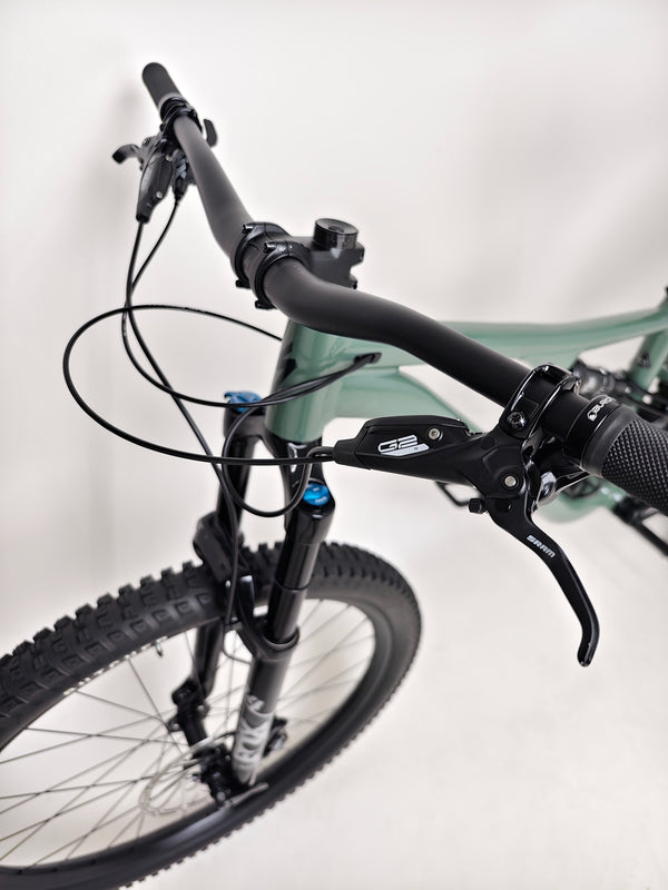 Detailed image of the bike's M5 alloy chassis on the used Specialized Stumpjumper Comp Alloy.