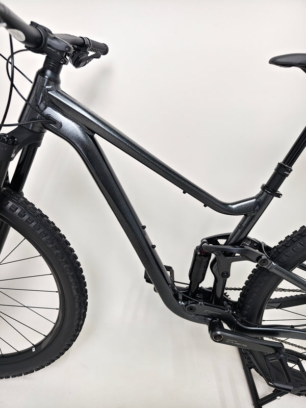 Image of the Giant Stance 29 2 2024 highlighting the ALUXX-grade aluminium frame.