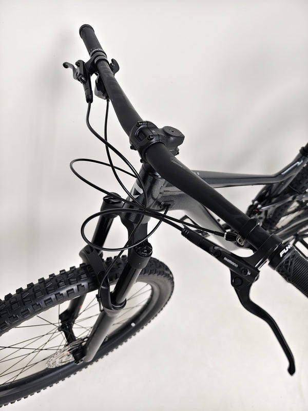 Giant Stance 29 2 2024 - Dynamic image showing bike in an outdoor setting.