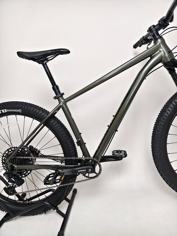 2023 Cannondale CUJO 2 in Mantis Green against a natural landscape backdrop.