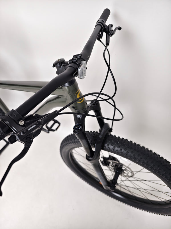 Digital display showcasing the technical features of the 2023 Cannondale CUJO 2.