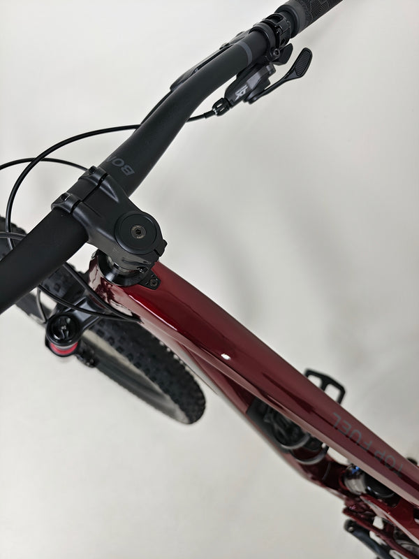 Trek Top Fuel 8 XT 2023 Mountain Bike in Very Good Condition - Front Angle Shot