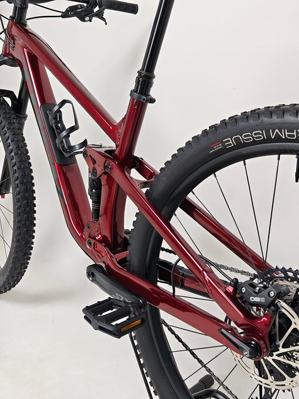 Trek Top Fuel 8 XT 2023 Mountain Bike in Very Good Condition - Bottom Bracket View