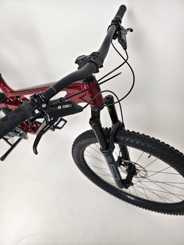 Trek Top Fuel 8 XT 2023 Mountain Bike in Very Good Condition - Close-Up of Brakes