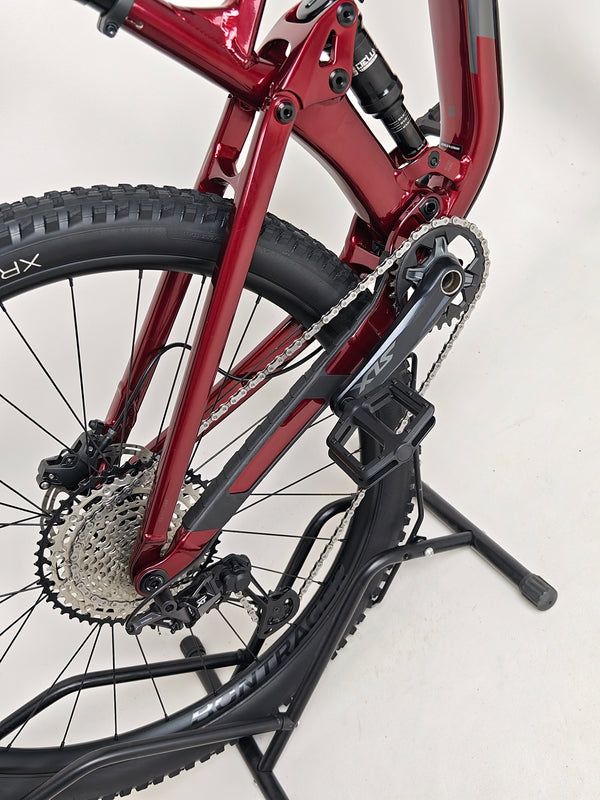 Trek Top Fuel 8 XT 2023 Mountain Bike in Very Good Condition - Detailed Seat Post View