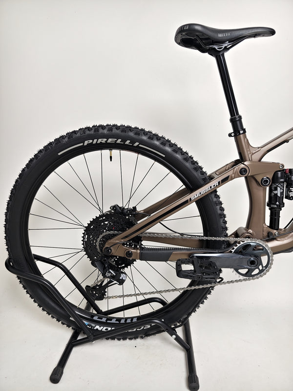 All-angle view of the Transition Smuggler NX 2024 in medium, suitable for mountain biking enthusiasts.