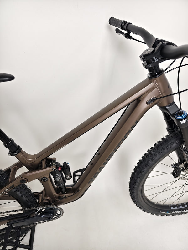 Close-up of the rear hub on the Transition Smuggler NX 2024 in medium, showcasing its design.