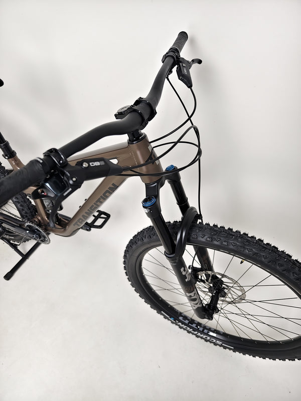 Front profile of the Transition Smuggler NX 2024 in medium displaying its unique geometry and riding stance.