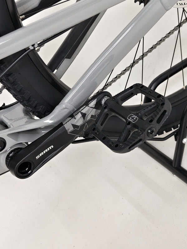 Nukeproof Mega 290 CARBON - Aesthetic image of the bike captured against a backdrop.