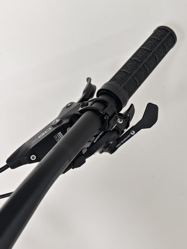 Nukeproof Mega 290 CARBON - Profile shot highlighting the overall design and aesthetic appeal.