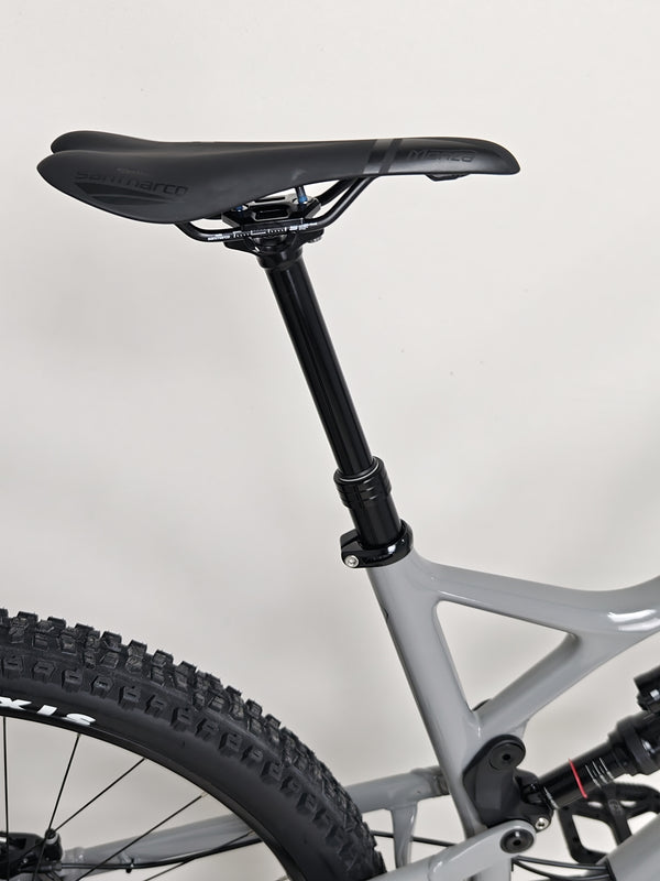 Nukeproof Mega 290 CARBON - Gorgeous image showing the bike's full specs listed alongside.