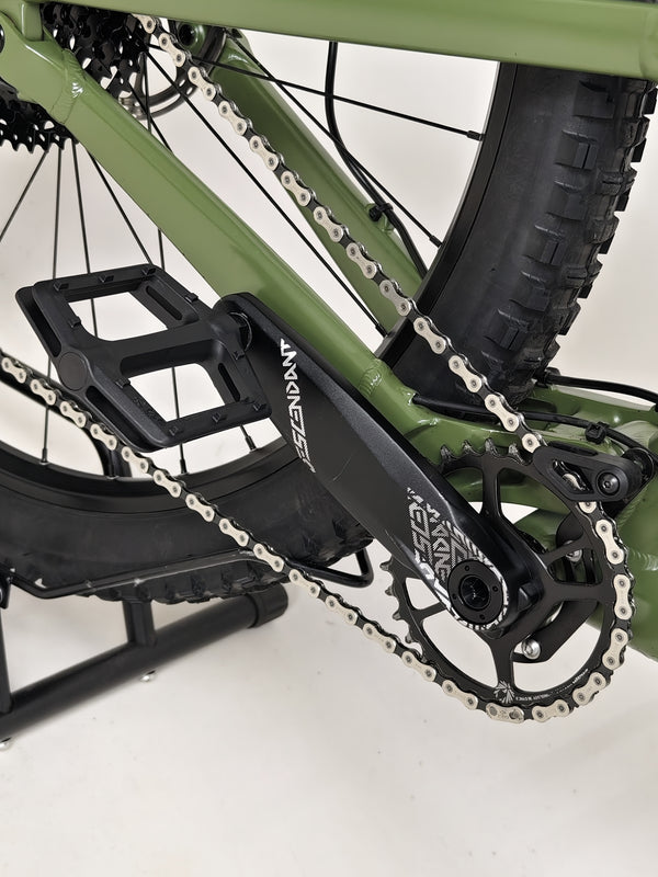 Detailed view of the front suspension on the Norco Sight A2 2021, emphasizing its ride quality.