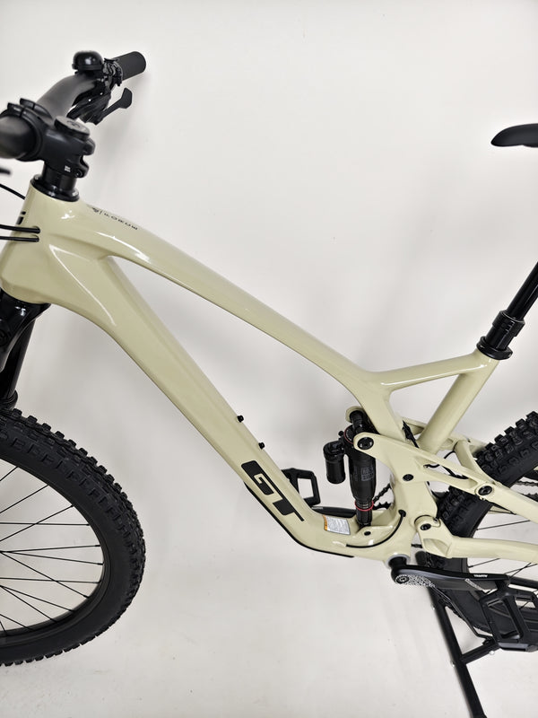 Close-up view of the GT Force Carbon Elite 2023's frame welds, emphasizing the quality craftsmanship.