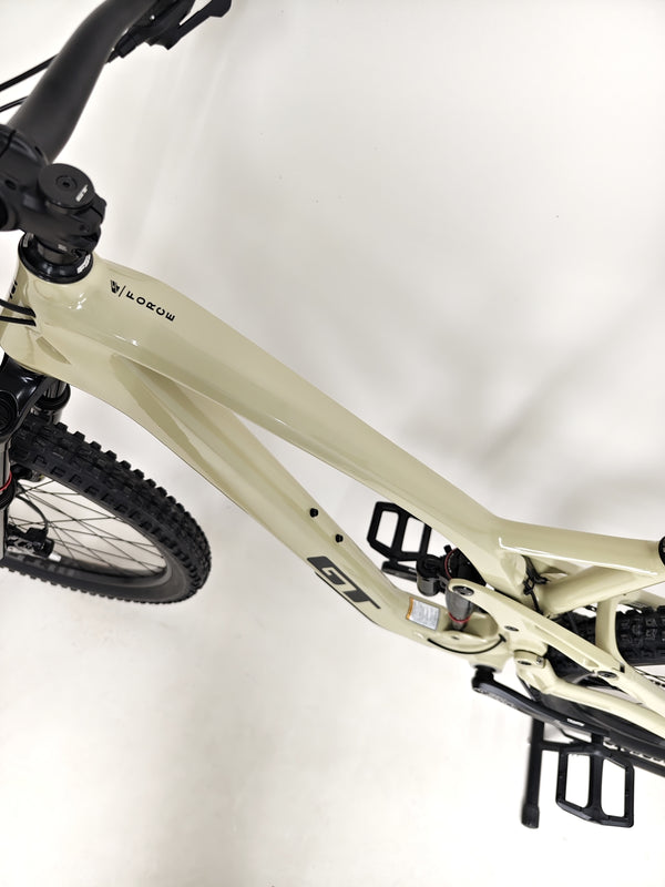 Close-up of the rear derailleur SRAM SX Eagle on the GT Force Carbon Elite 2023 mountain bike in excellent condition.